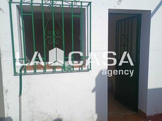 Chalet en venta en La Granja-La Colina-Los Pastores en Algeciras