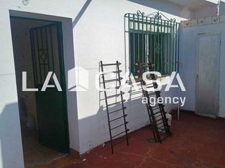 Chalet en venta en La Granja-La Colina-Los Pastores en Algeciras