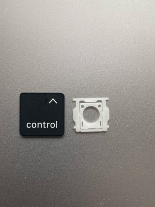 Tecla Control y clip MacBook Pro M1 A2338
