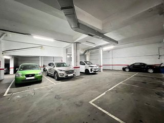 Garaje en venta en Lucero en Madrid