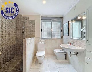 Piso en venta en La Roqueta en Valencia