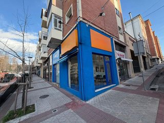 Local comercial en venta en Milagrosa en Pamplona