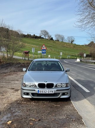 BMW E39 528i