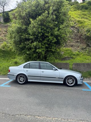 BMW E39 528i