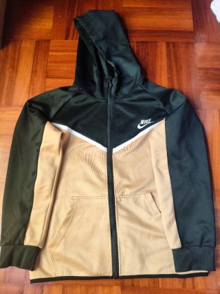 Chándal Nike con capucha y cremallera