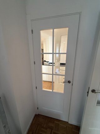 11 puertas blancas de madera