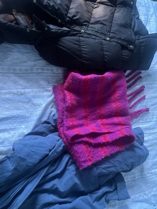 Chaqueta Puma Azul y Bufanda Rosa