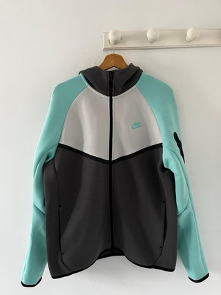 Sudadera Nike Tech Fleece Gris y Turquesa