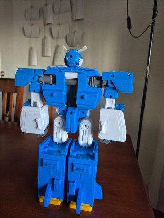 Juguete Robot Azul y Blanco