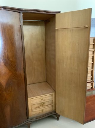 Armario antiguo madera 3 puertas