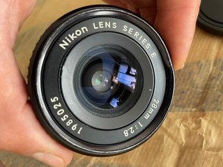 Obiettivo Nikon Series E 28mm 1:2.8 anni '80 (LEGGI)