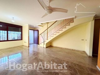 Casa adosada en venta en Nuevo Centro en Sagunto