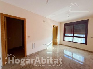 Casa adosada en venta en Nuevo Centro en Sagunto