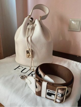 Bolso Furla bombonera blanco