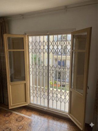 Reja extensible para balcón