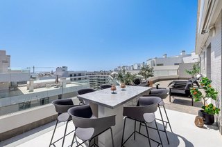 Ático en alquiler en Nueva Andalucía centro en Marbella