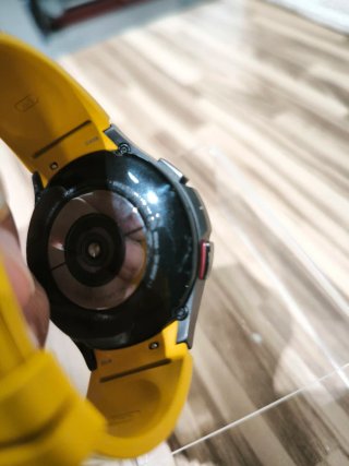 Samsung Galaxy Watch4 Classic Negro/Amarillo