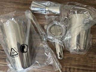Kit per la preparazione di cocktail