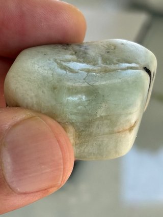 Mineral Aguamarina Natural con Turmalina Negra