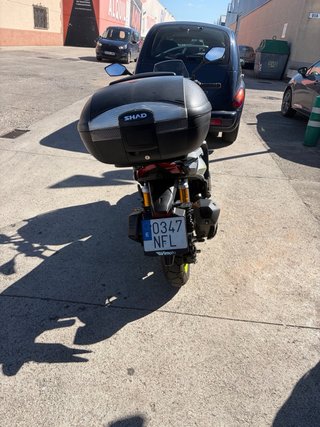 QJ Motor Ciclomotor 125cc Scooter Plata