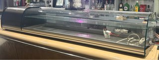Expositor refrigerado barra 8 bandejas
