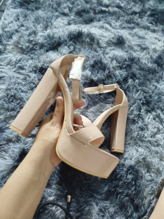 Zapatos de tacón beige talla 38