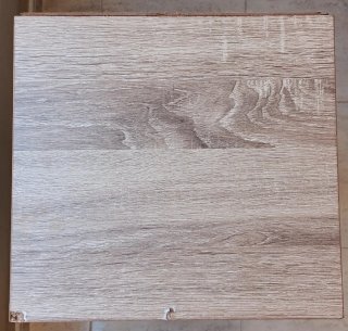 Estantería de madera y metal