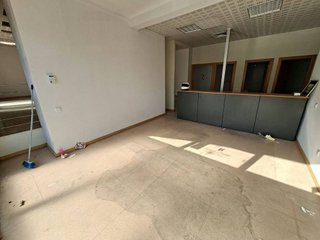 Local comercial en venta en Font Pudenta – Can Sant Joan en Montcada i Reixac