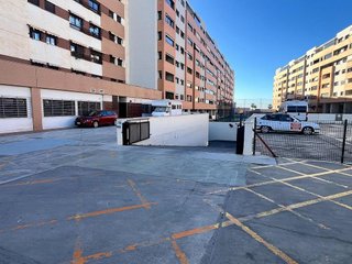 Garaje en venta en Teatinos en Málaga