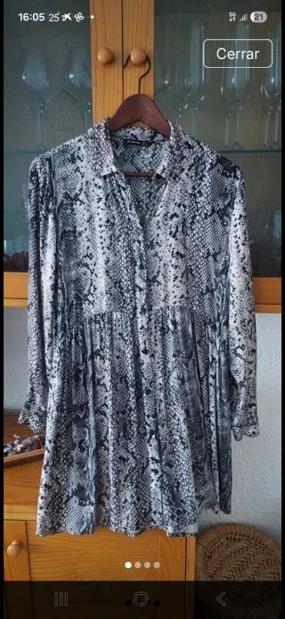 Vestido estampado serpiente Stradivarius Talla L