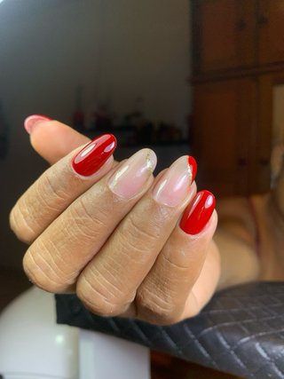 Unhas em gel, acrílico e manicure a domicílio.