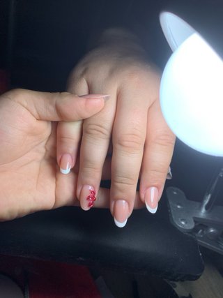 Unhas em gel, acrílico e manicure a domicílio.