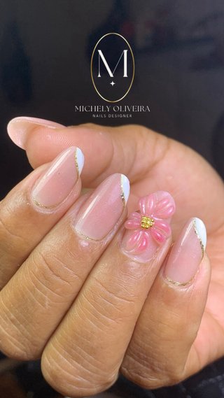 Unhas em gel, acrílico e manicure a domicílio.