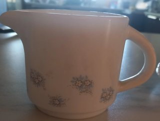 Tazas de porcelana con flores