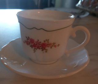 Tazas de porcelana con flores