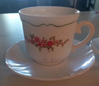 Tazas de porcelana con flores