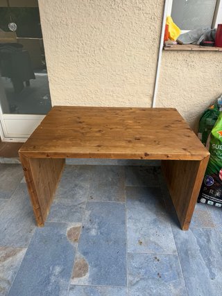 Mesa de madera rústica