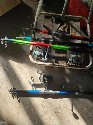 Cañas de pescar con carretes