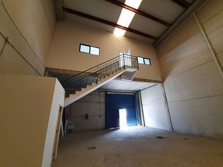 Nave industrial en alquiler en La Paz en Alcalá de Guadaira