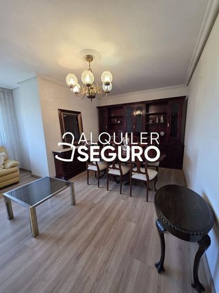 Piso en alquiler en Plaza España - Villa Pilar - Reyes Católicos - Vadillos en Burgos