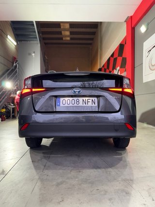 Toyota Prius 2021