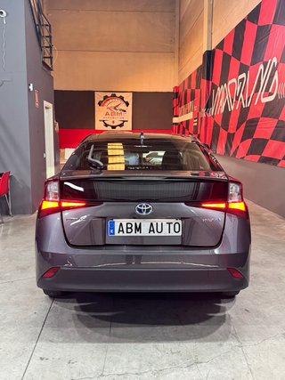 Toyota Prius 2021