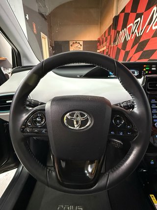 Toyota Prius 2021