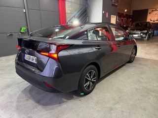 Toyota Prius 2021
