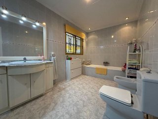 Chalet en venta en Urbanizaciones en Llíria