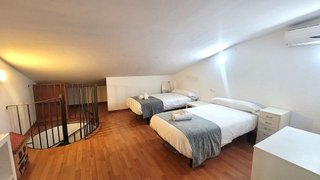 Piso en venta en La Goleta - San Felipe Neri en Málaga