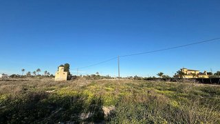 Terreno en venta en Las Bayas en Elche