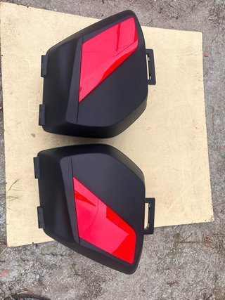 Tracer 9 GT Yamaha Maletas 900 9GT laterales 2021-