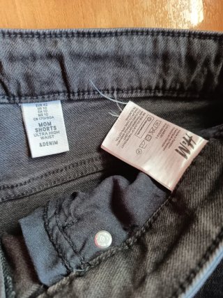 Pantalón corto vaquero negro