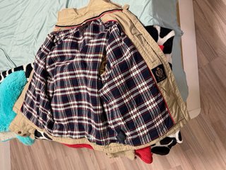 Cazadora de Tommy Hilger y camisa de Españolo